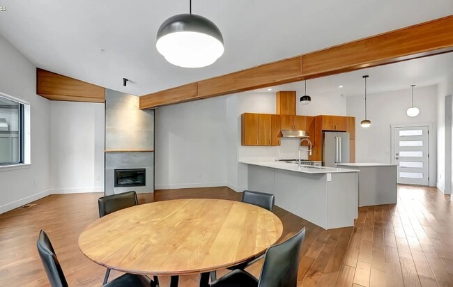 Photo - Beautiful Modern Condo in Rattlesnake