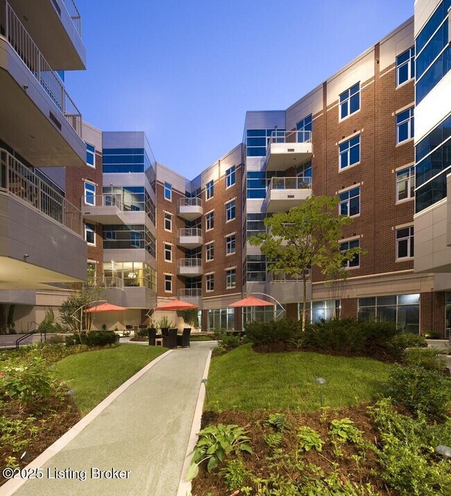 Photo - 324 E Main St Unidad 221