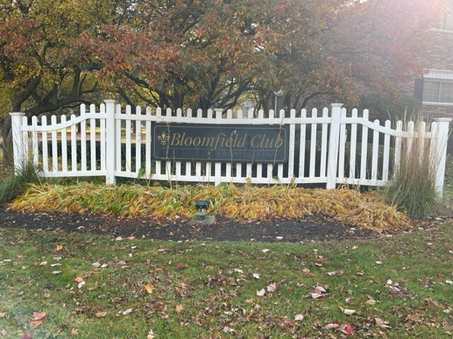 Photo - 625 E Fox Hills Dr