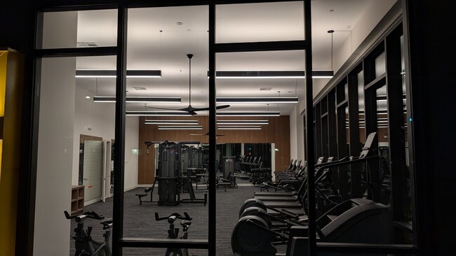 Photo - 3328 Flash Cmn