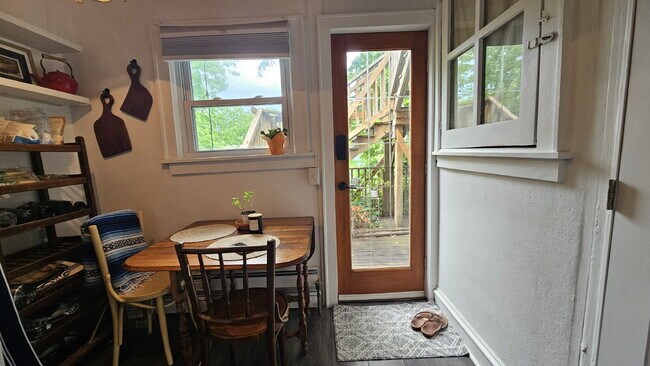 Photo - 1901 Laurel Ave W