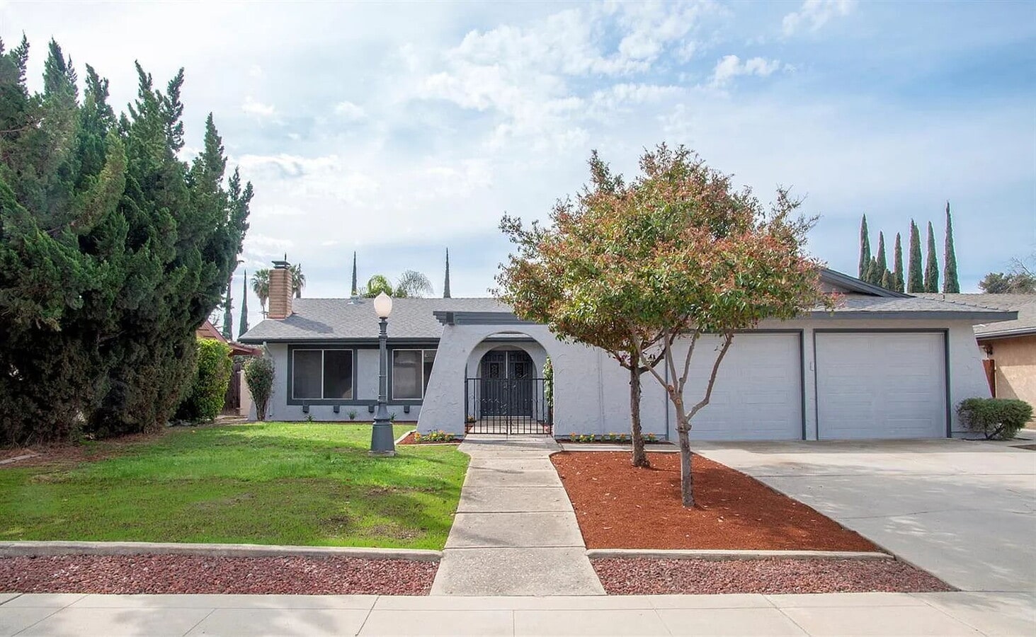 "Charming 3-Bedroom Retreat with 2 Full Baths in Prime Visalia Location - 1,594 Sq. Ft. of Comfor... - "Charming 3-Bedroom Retreat with 2 Full Baths in Prime Visalia Location - 1,594 Sq. Ft. of Comfor...