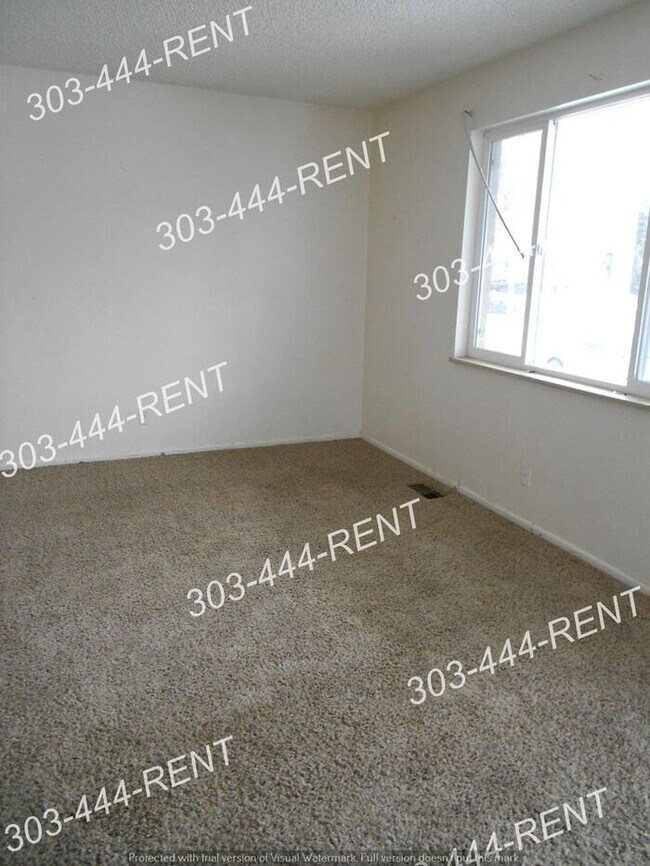 Photo - 3 Bedroom 2 Baths in Montbello