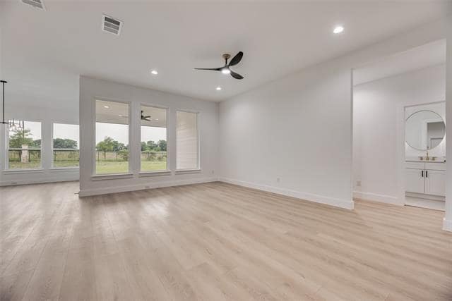 Photo - 1008 St Matthews Cir