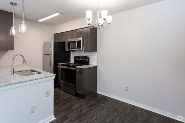 1HAB,1BA-569 ft² - Maya at White Rock