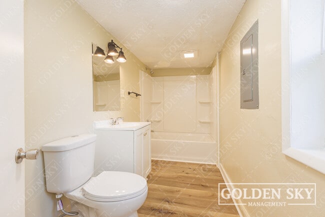 Photo - 1704 W 15th St