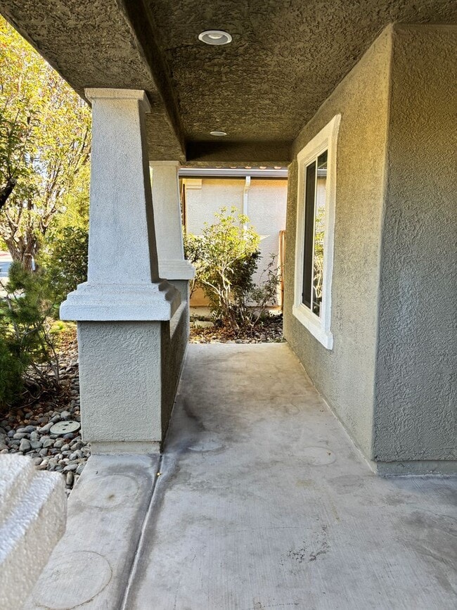 Photo - BEAUTIFUL, SPACIOUS,  4 BEDROOM, 2 BATHROO...