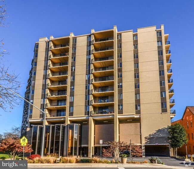 Building Photo - 4242 East-West Hwy Unit 518 Rental