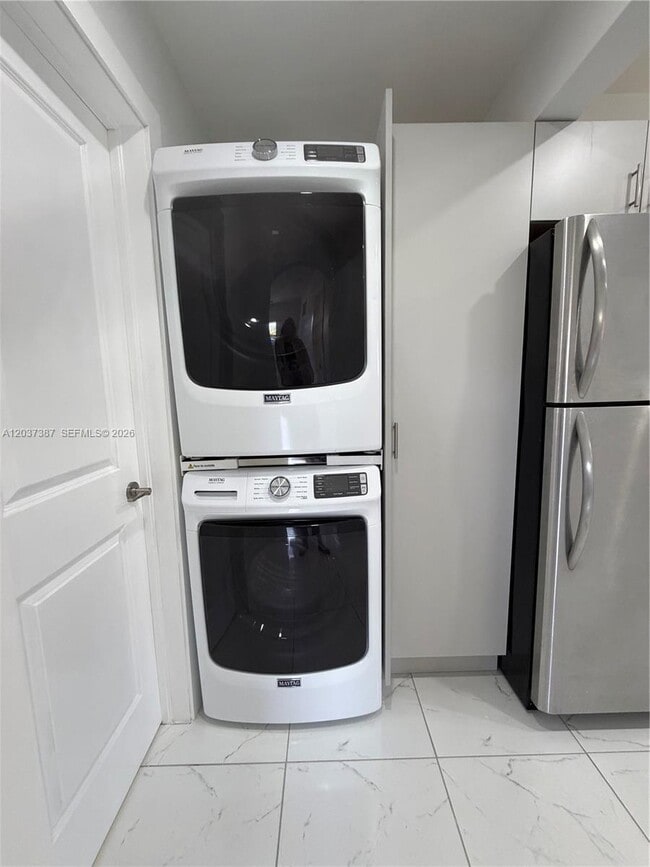 Photo - 405 SE 23rd St Unit 1