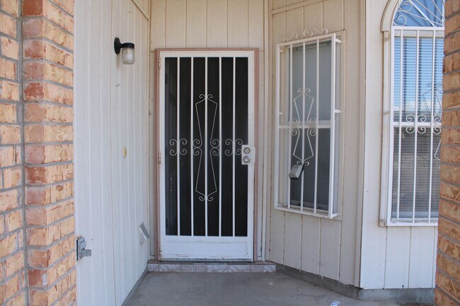Photo - 10936 Whitehall Dr
