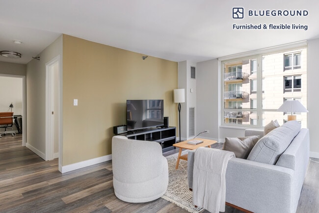 1 E Delaware Pl Unit SI FL14-ID1359