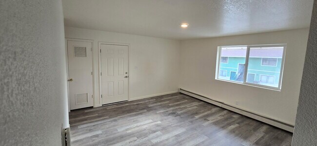 3289 1/2 Lombardy Ln Unidad C