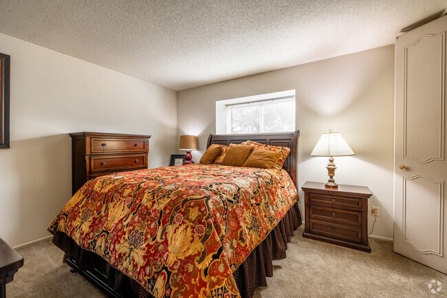 Townhome - 1,465SF