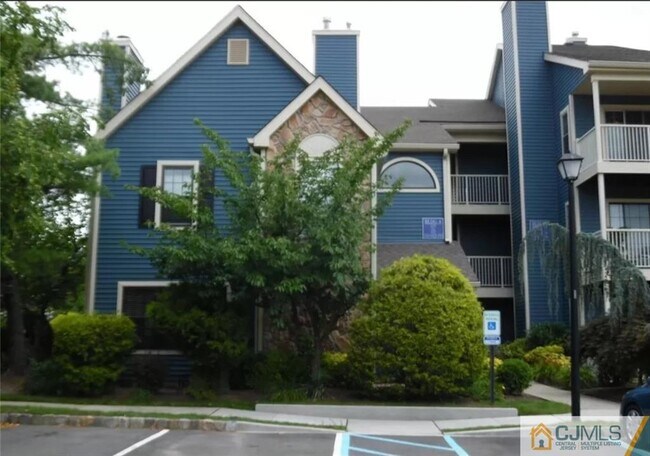 Photo - 127 Longfield Ct