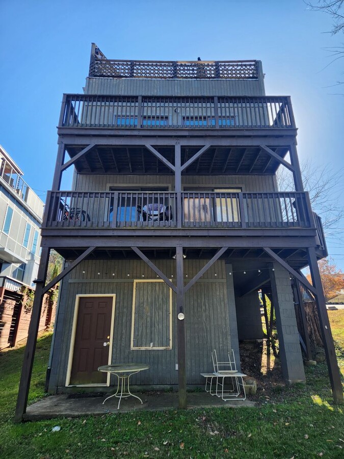 Chapel Hill / 4br House on McMasters St AV... - Chapel Hill / 4br House on McMasters St AV...