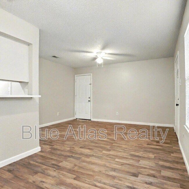 Photo - 5519 Wellesley Ave