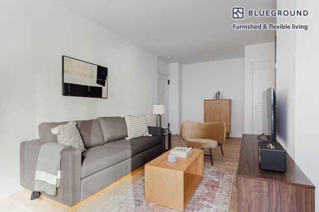 Photo - 160 E 48th St Unidad FL11-ID1607