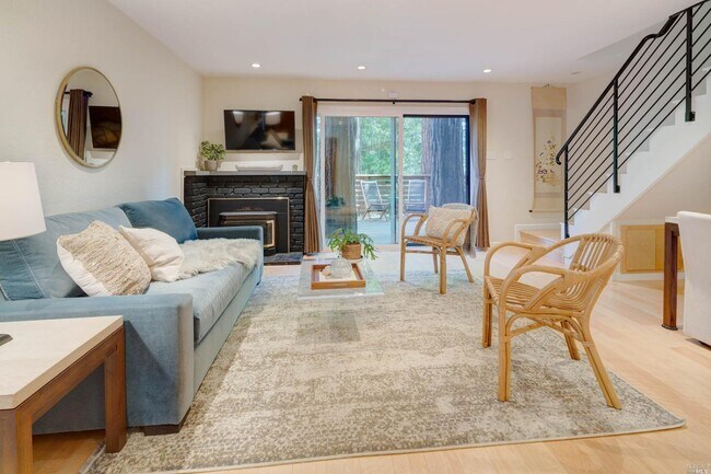 Photo - 280 El Sereno Dr