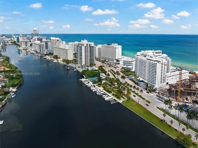 Building Photo - 5401 Collins Ave Unit 1231 Rental