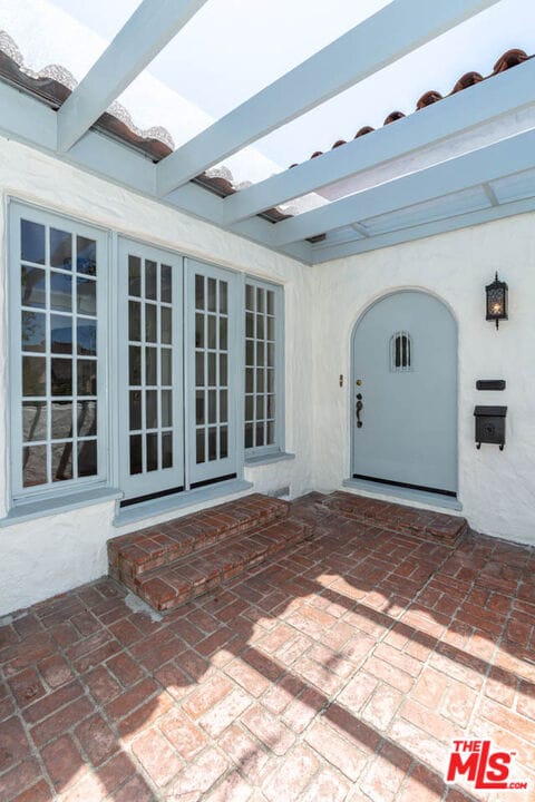 Photo - 146 N Citrus Ave