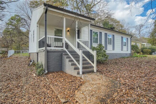 Photo - 1865 Broadwell St SW