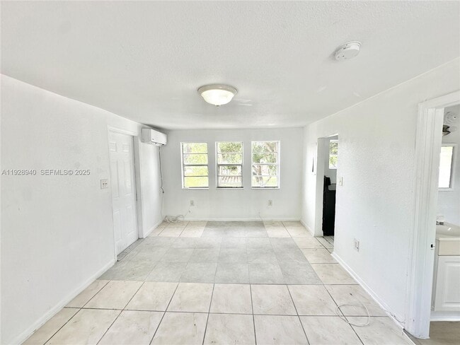 Photo - 1278 NW 44th St Unidad 2