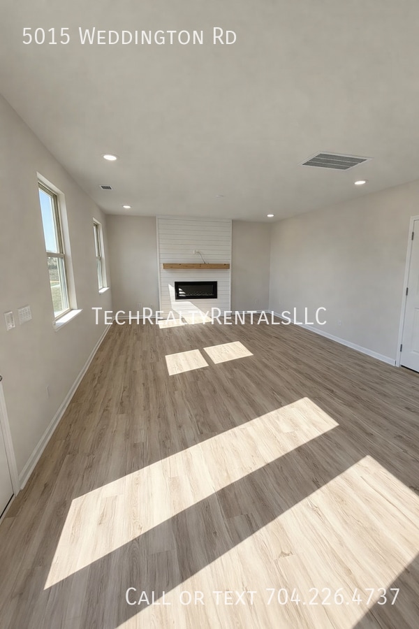 Photo - 5015 Weddington Rd