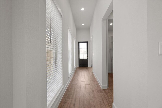 Photo - 123 Plumbago Loop