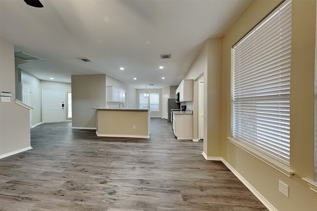 Photo - 26953 Kings Crescent Dr