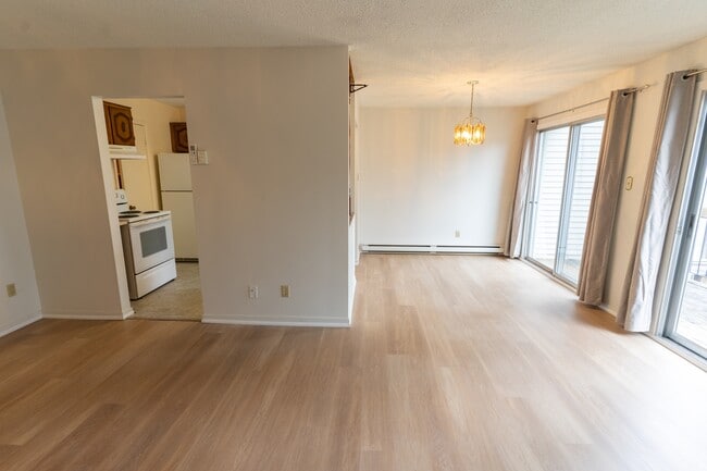 Photo - 2701-2701 Aquitaine Ave