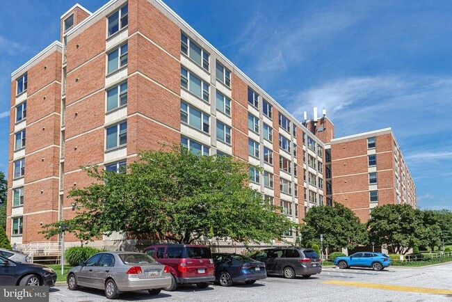 Building Photo - 4401 Roland Ave Unit 604 Rental