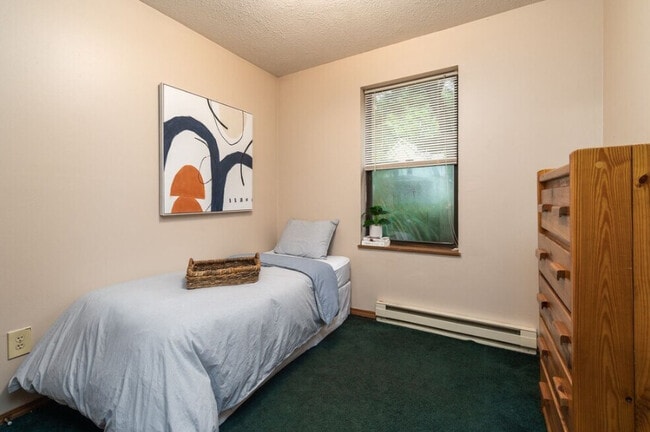 Photo - Settlement Apartments