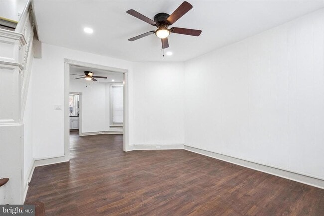 Photo - 5551 Addison St