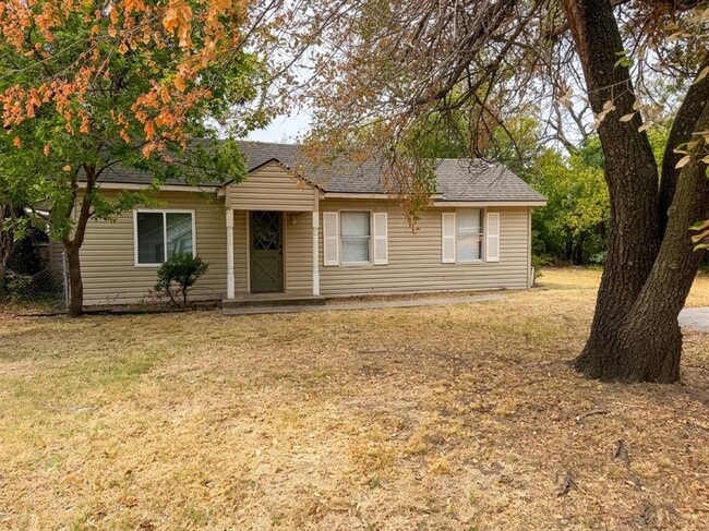 Photo - 230 W Himes St