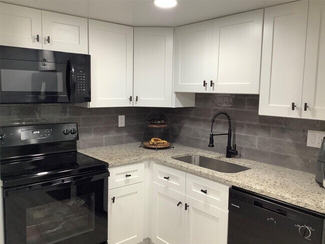 Photo - 4174 Inverrary Dr Unit 203