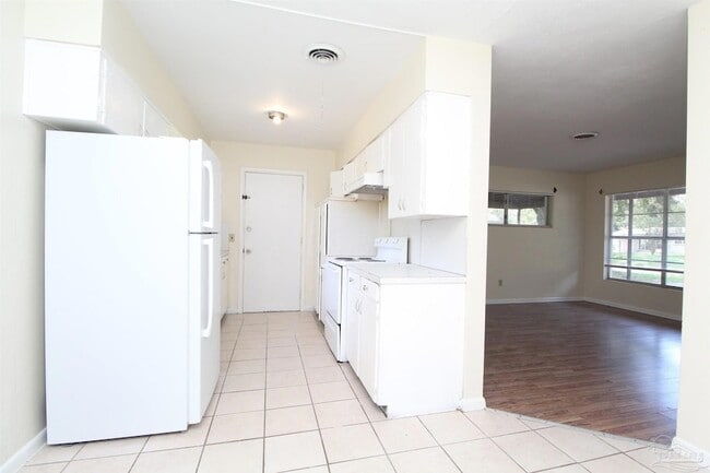 Photo - 106 St Regis Dr