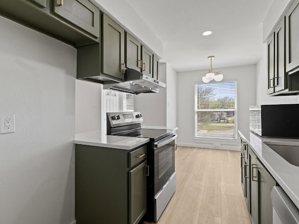 Photo - 908 Isbell Rd