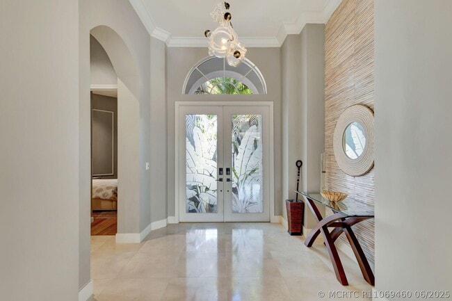 Photo - 162 Esperanza Way