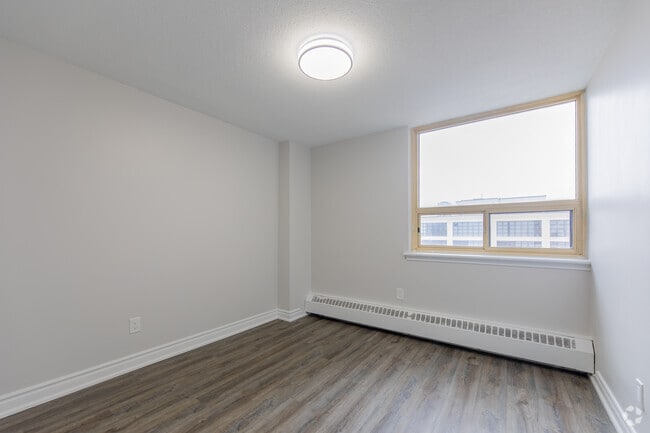 2BR, 1 BA - 900SF - Bedroom