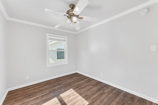Photo - 916 Poplar Ave