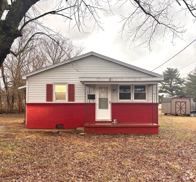 Building Photo - 607 Brevard St Rental