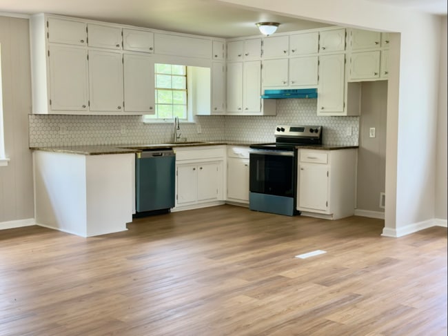 Photo - 413 Wadsworth Dr