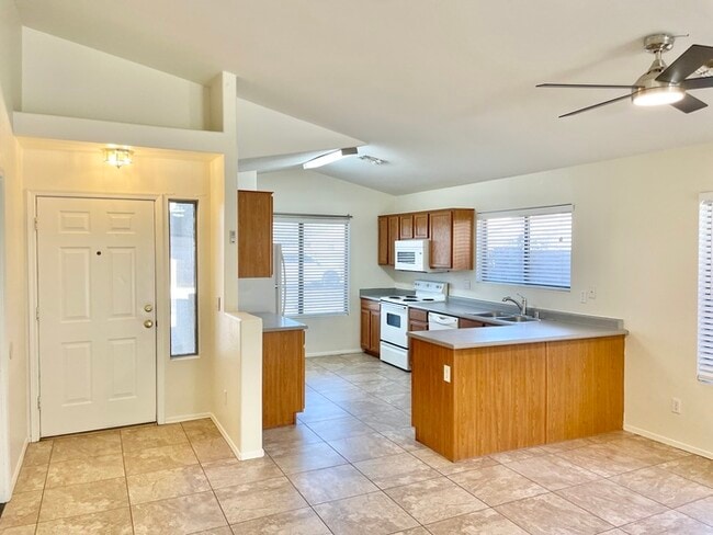 Photo - Fabulous 3-bedroom, 2-bathroom home For Rent in Avondale!!