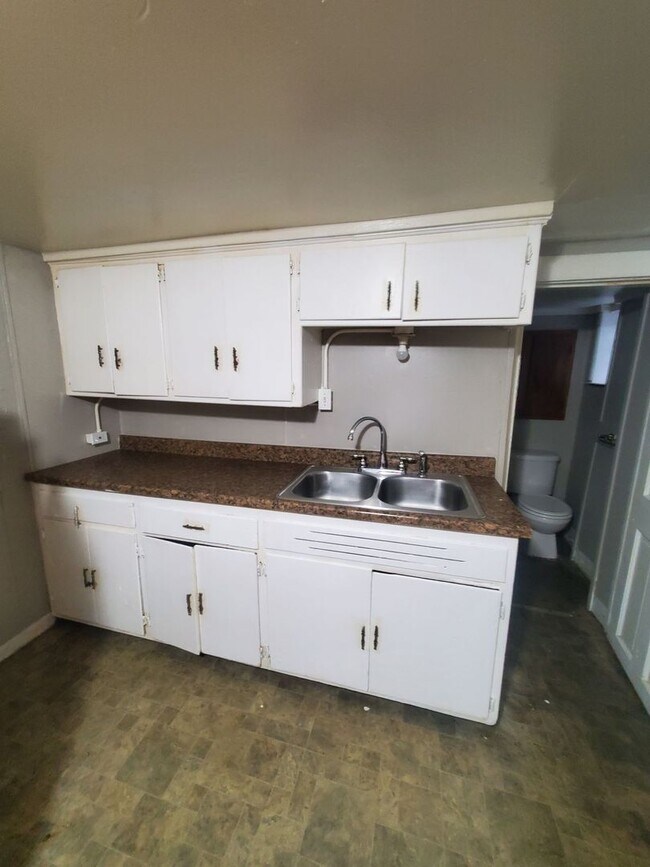 2056 S 5th Pl Unidad Lower
