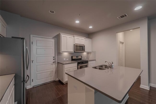 Photo - 13800 Lyndhurst St Unit 293
