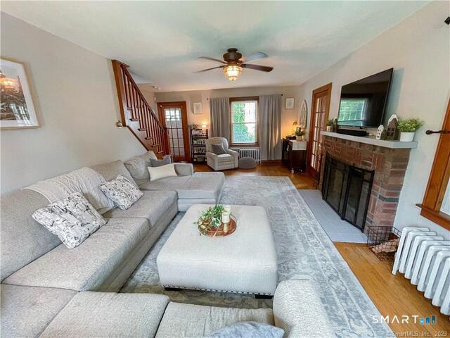 Photo - 16 Meriden Ave