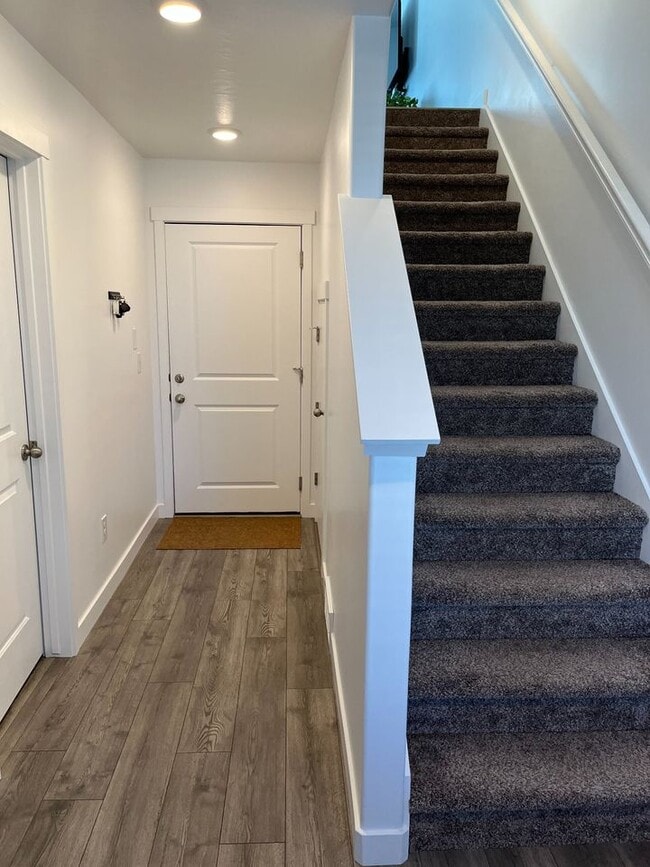 Photo - 1112 E Hatch Row