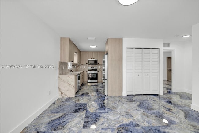 10350 SW 48th St Unit B