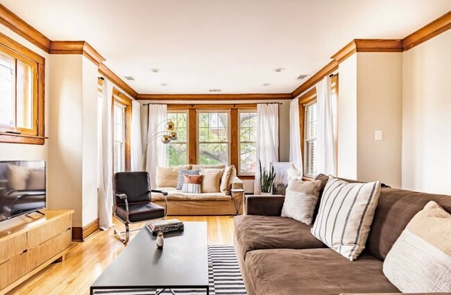 2659 S Homan Ave Unit 2
