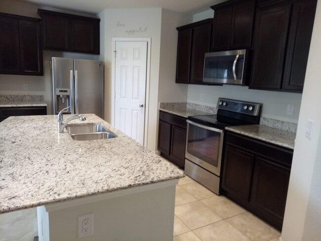 Photo - 4755 Chatterton Way